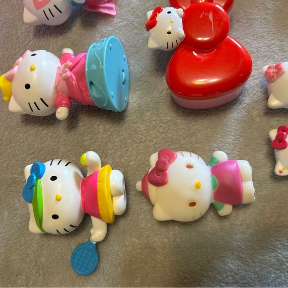 Hello Kitty Collectible PEZ Dispensers Metal Lunch Box Figures Lot - Picture 7 of 8